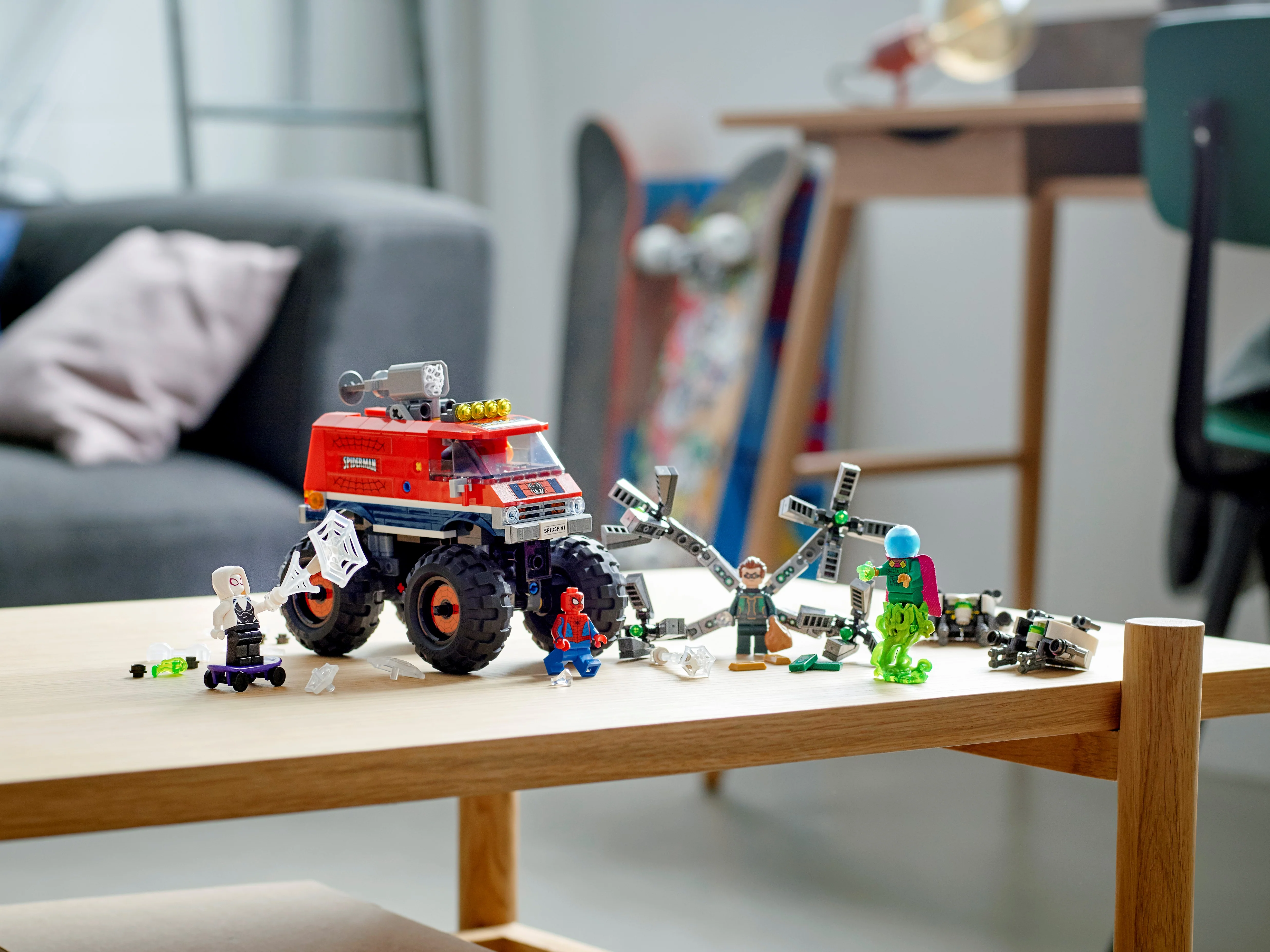 Spider-Man's Monster Truck vs. Mysterio - Image 11