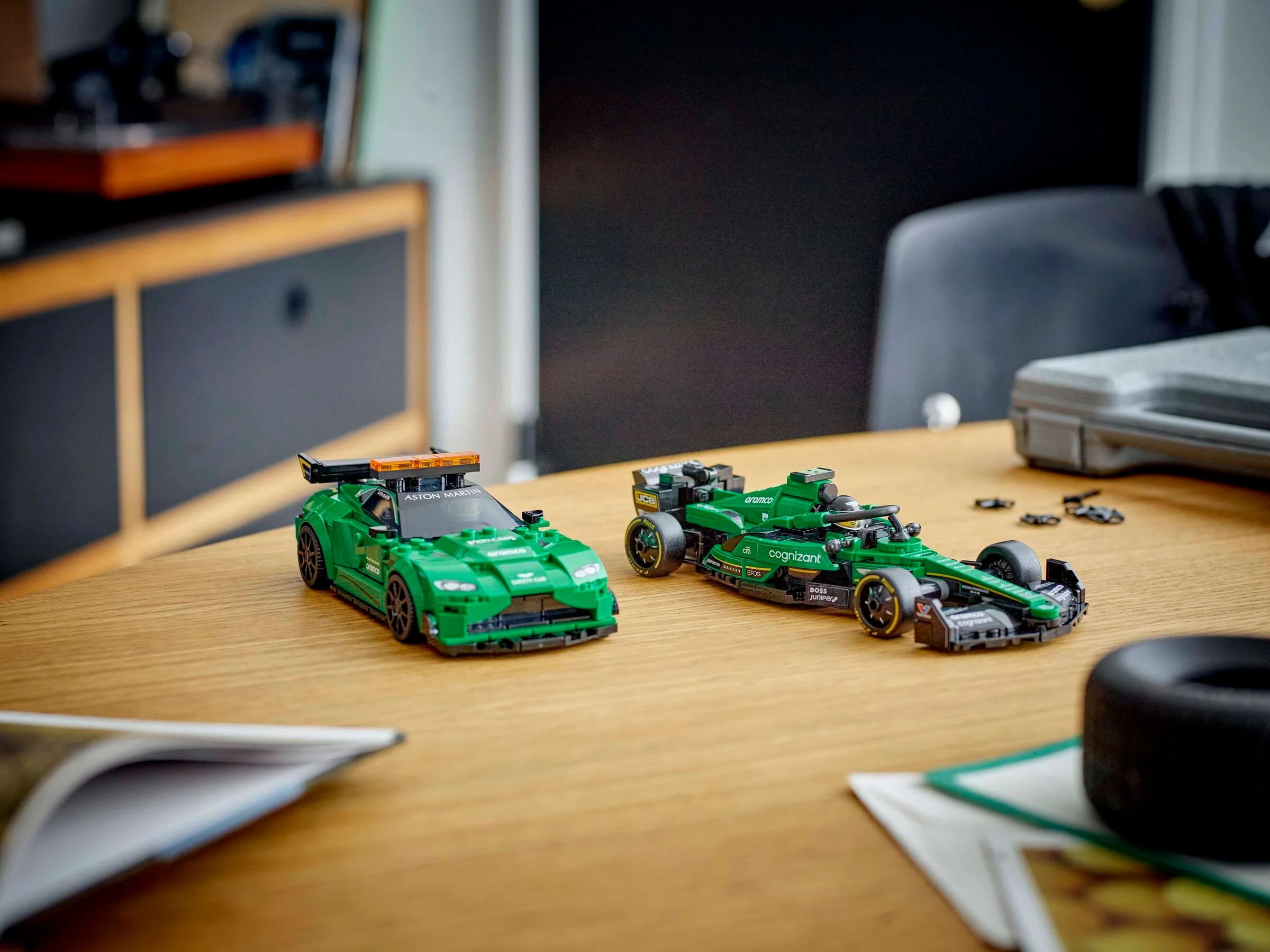 Aston Martin Vantage Safety Car & AMR23 - Image 11
