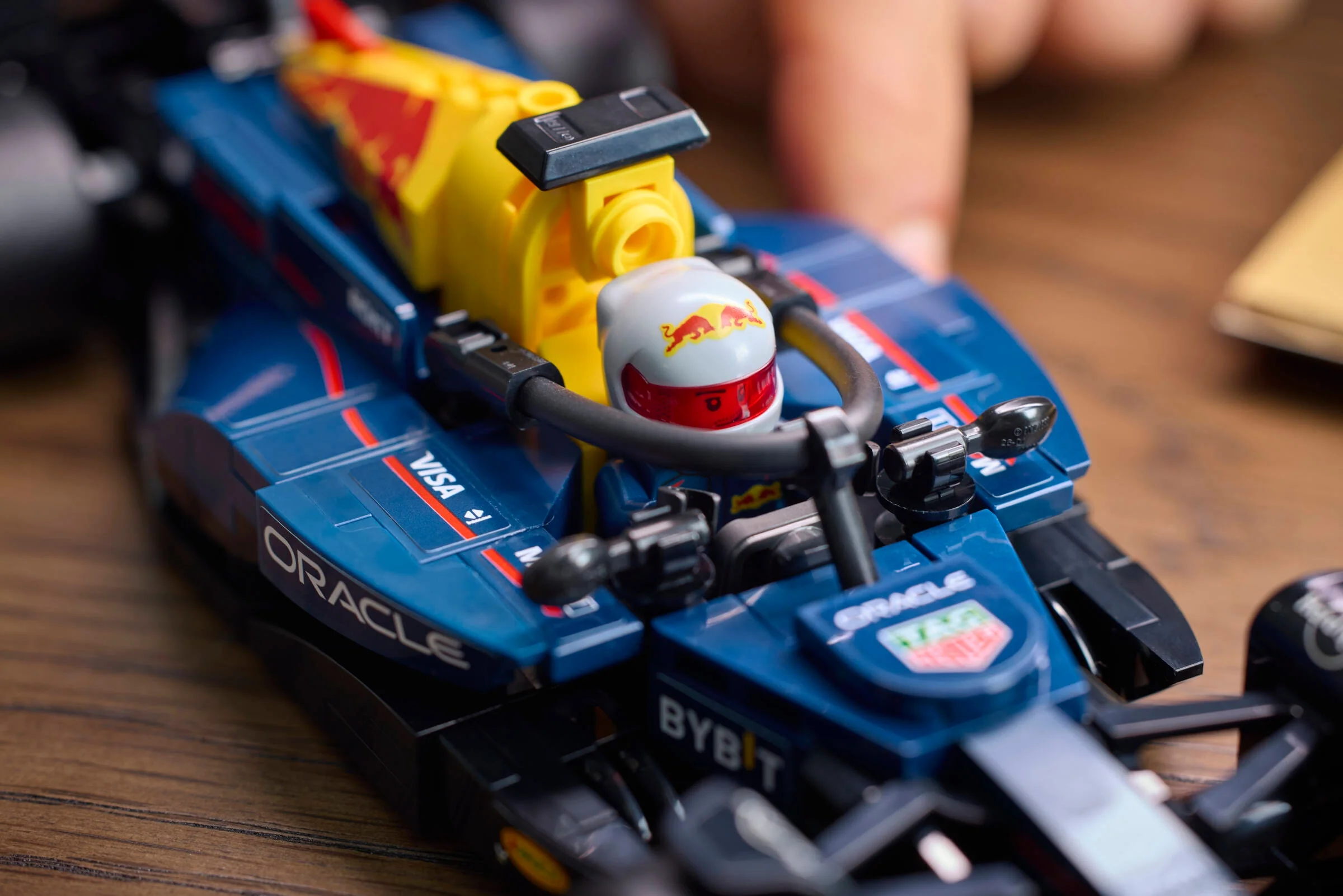 Oracle Red Bull Racing RB20 - Image 8